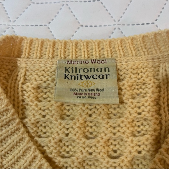 Kilronan Knitwear 100% Pure Merino Wool Cable Knit 3 Button Sweater Size Small - Picture 4 of 11